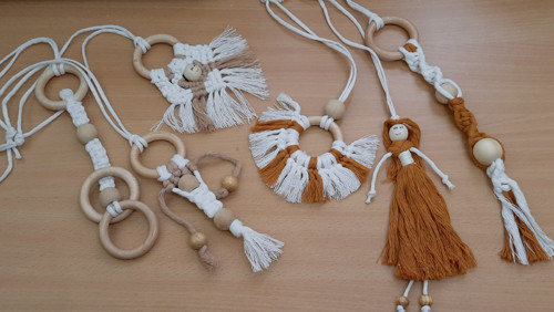 Edukační macramé hračky na hrazdičku — foto 2