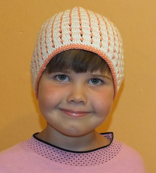 Dívčí háčkovaná čepička — foto 2