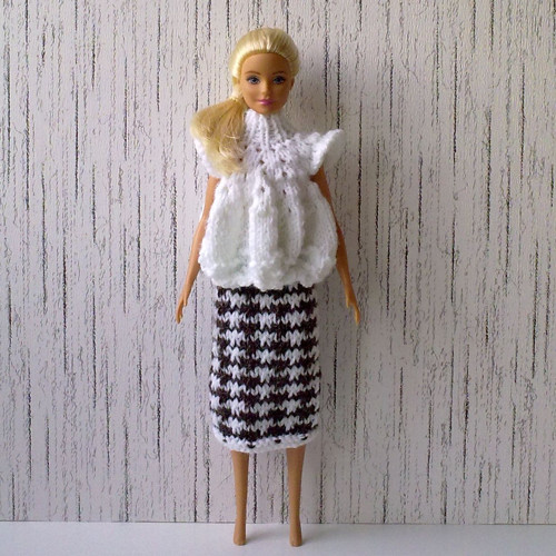Oblečky pro Barbie - tričko, sukně — foto 3