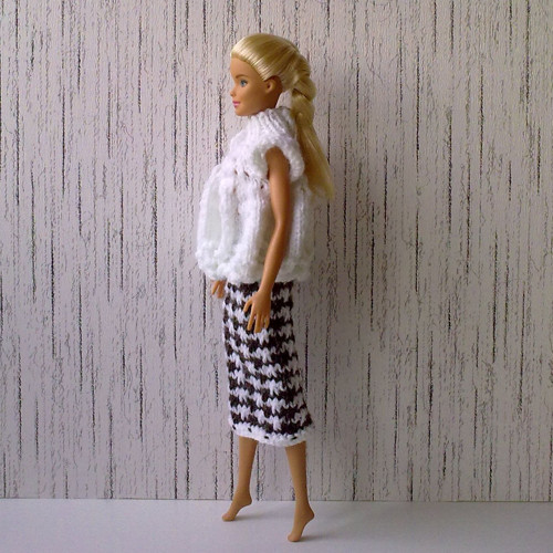 Oblečky pro Barbie - tričko, sukně — foto 4
