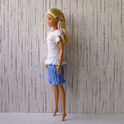 Oblečky pro Barbie - triko, sukně — foto 2