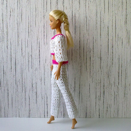 Oblečky pro Barbie - triko, kalhoty — foto 2