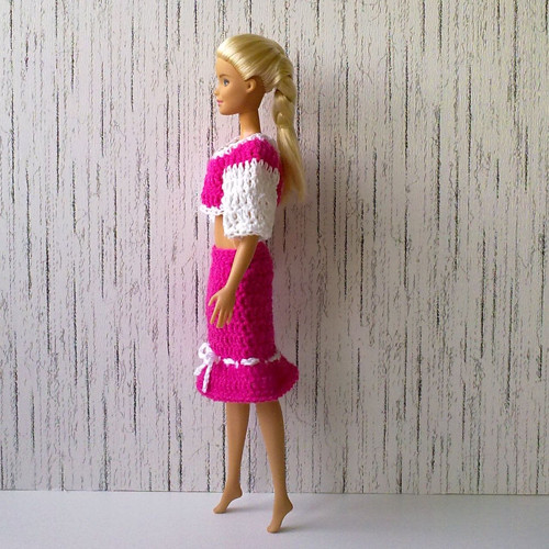 Oblečky pro Barbie - triko, sukně — foto 2