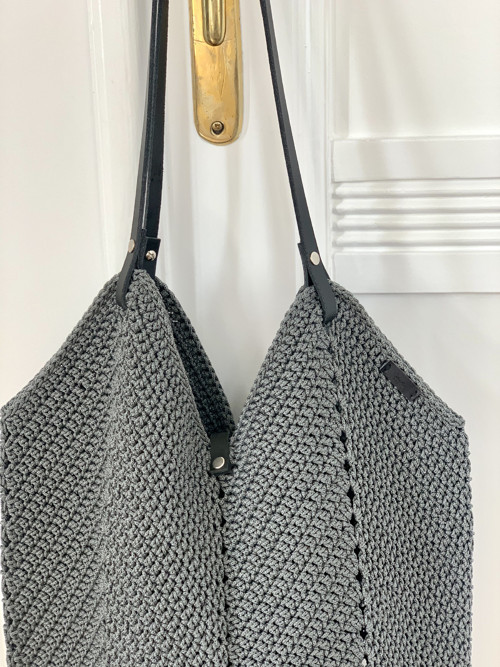 Háčkovaná kabelka "Silver grey" — foto 4