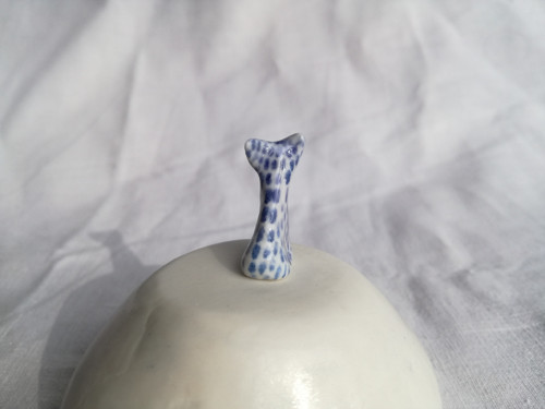 Mini kočka porcelánová čárkovaná — foto 4