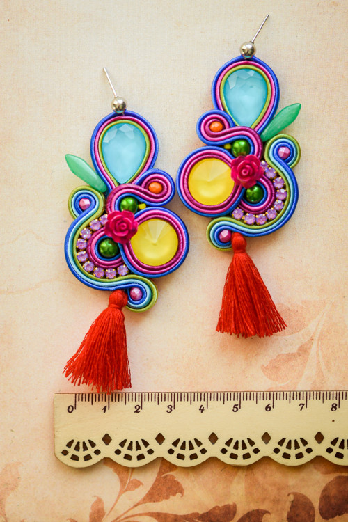 Soutache farebné strapcové náušnice — foto 5