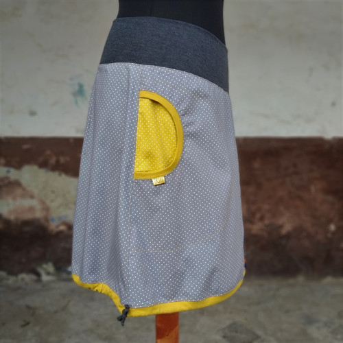 Puntíkatá šedá s liškami - XL — foto 2