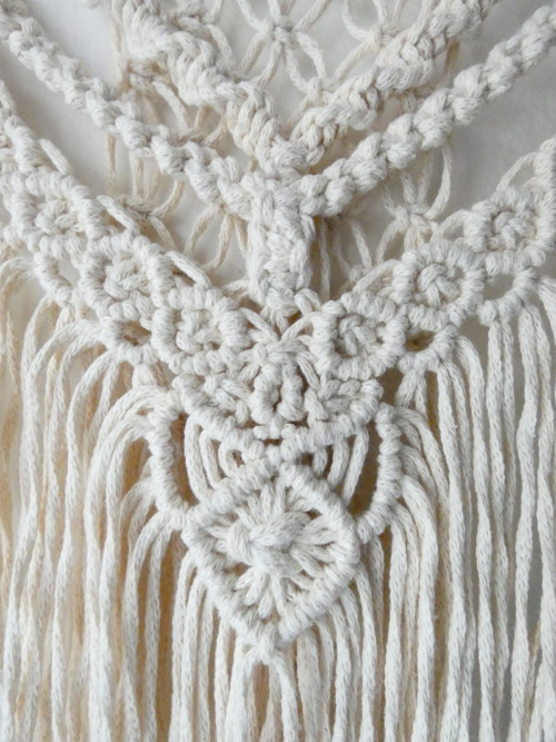 Závěsná macrame dekorace světle krémová — foto 5