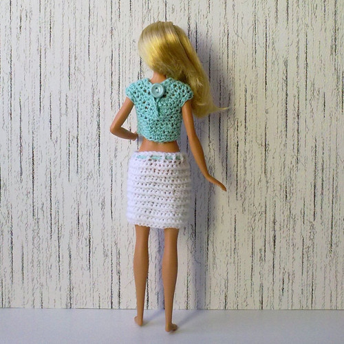 Oblečky pro Barbie - tričko, sukně — foto 3