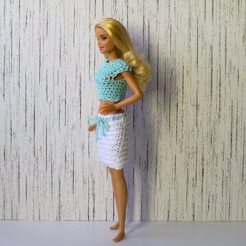 Oblečky pro Barbie - tričko, sukně — foto 2
