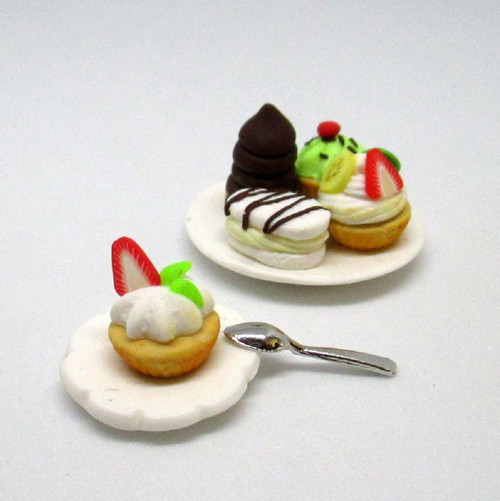 Miniatury pro panenky - košíček zákusek — foto 2