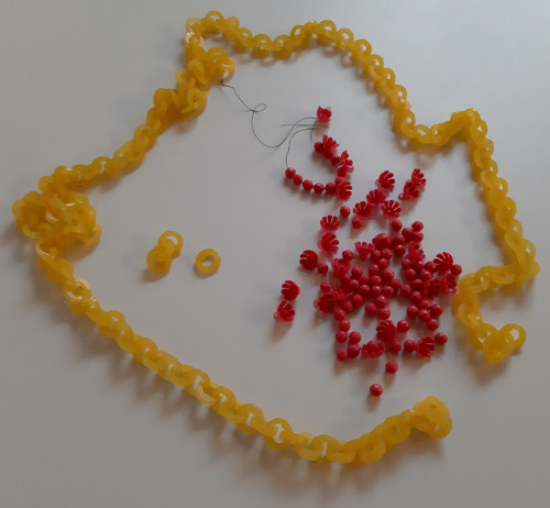 Řetěz Plast + Korálky Kytičkové — foto 3