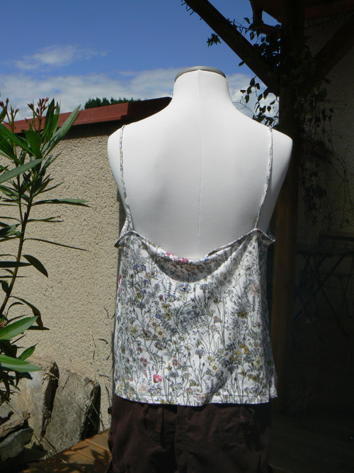 Top s rozkvetlou loukou... — foto 3