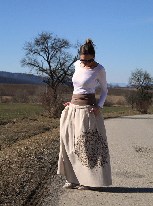 Maxi bežová s mandalou — foto 5
