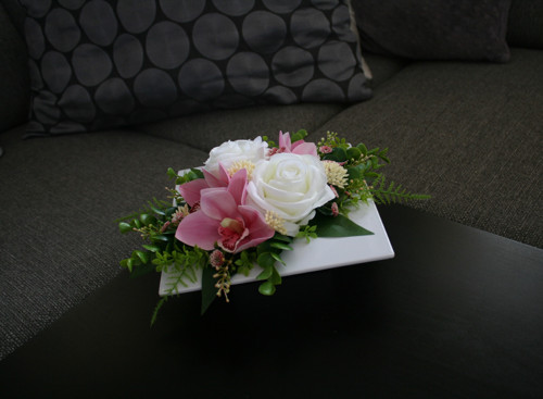 Ikebana s růžemi a orchidejemi — foto 3