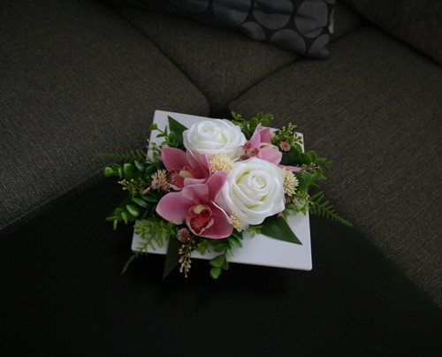 Ikebana s růžemi a orchidejemi — foto 6