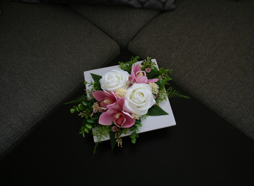 Ikebana s růžemi a orchidejemi — foto 4