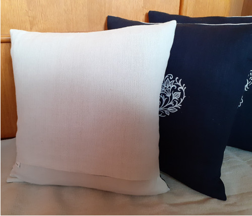 Vankúšiky s výšivkou modro biele — foto 6
