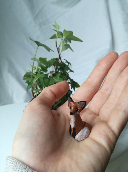 Liška keramická sedící — foto 2
