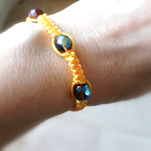 Náramek macramé-žlutá+modrá — foto 3