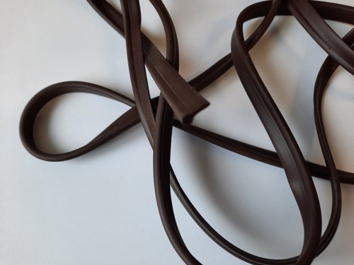 Paspule PVC (kédr) hnědý — foto 3