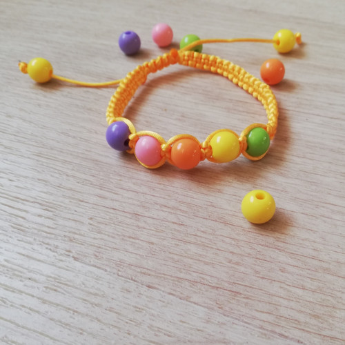 Náramek macramé-lentilky — foto 6