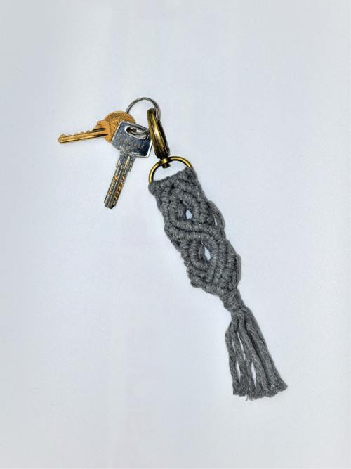 Macramé klíčenka — foto 3