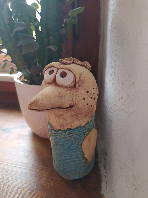 Ptačí slečna s krajkovými šaty — foto 2