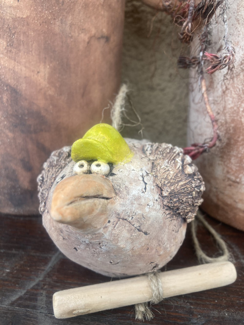 Jarní pták s čepicí — foto 3