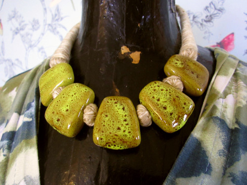 Náhrdelník, korále limetkové — foto 2