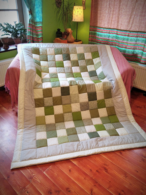 Olivový patchwork přehoz či přikrývka — foto 3