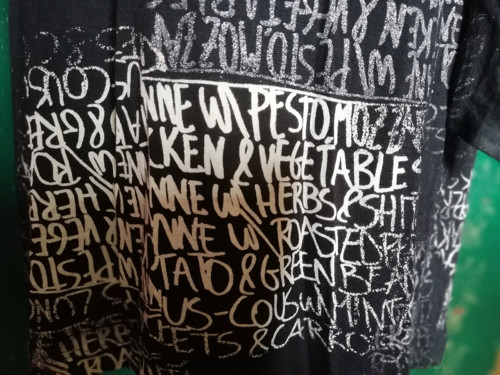 Grafitti šaty — foto 3