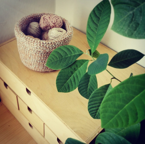 HÁČKOVANÝ KOŠÍČEK MALÝ — foto 3
