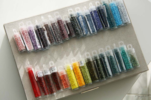 Béžovozlaté šité náušnice STITCHED EARRINGS — foto 3