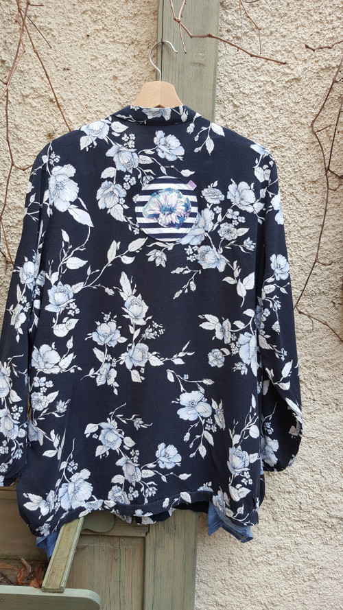 Květy v modré, bundička vel.2XL — foto 6
