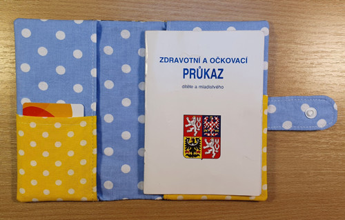Obal na očkovací průkaz modrožlutý - opičky modré — foto 3