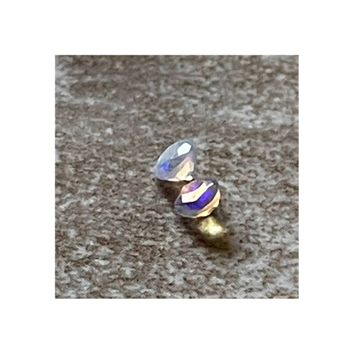 Opál brúsený etiópsky welo / pár 4mm — foto 3