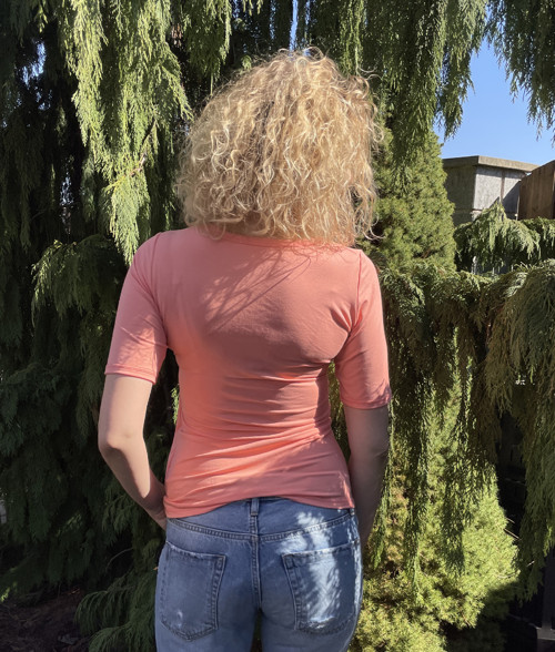 Tričko křížené s krátkým rukávem meruňkové — foto 3