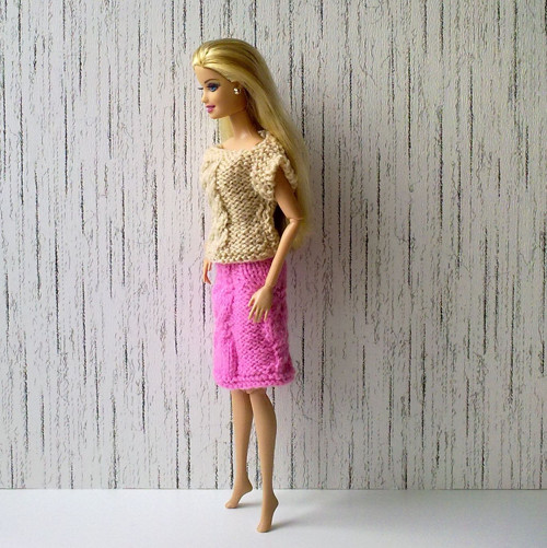 Oblečky pro Barbie - tričko, sukně — foto 2