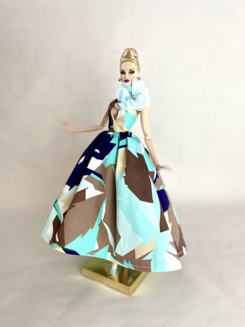 Šaty na panenku Barbie — foto 4