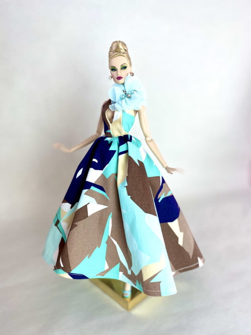 Šaty na panenku Barbie — foto 2