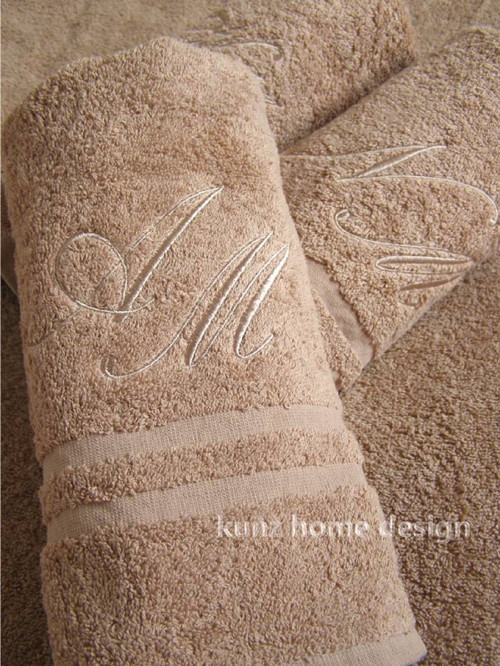 Osúška maxi s monogramom — foto 3