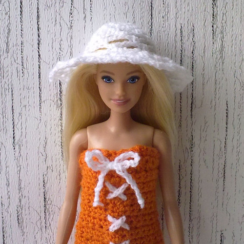 Oblečky pro Barbie - šaty, klobouček — foto 3