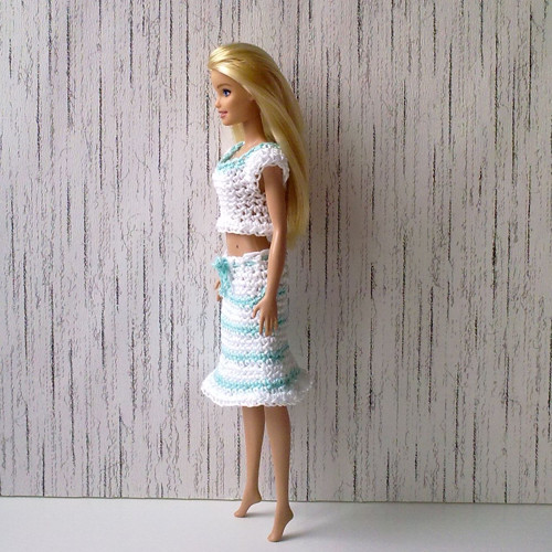 Oblečky pro Barbie - tričko, sukně — foto 2