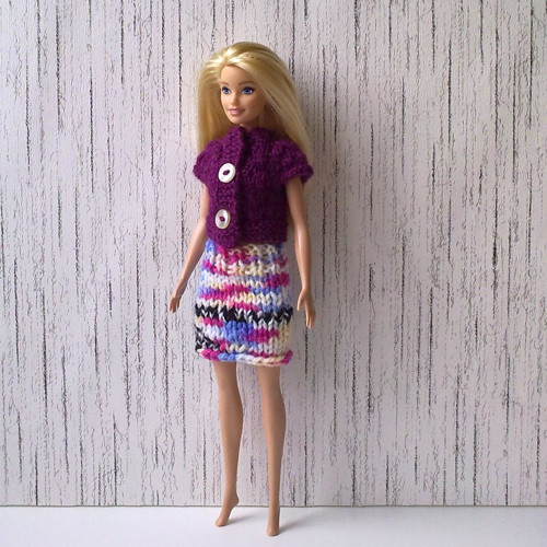 Oblečky pro Barbie - tričko, sukně — foto 4