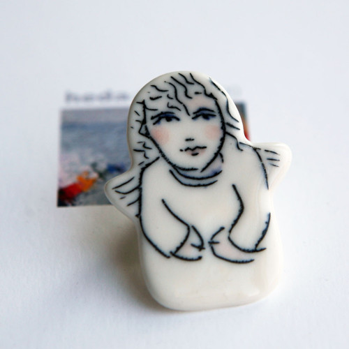Anděl porcelánová brož — foto 2