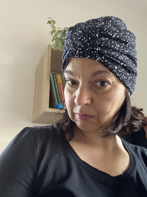 Turban - čepice černá s puntíky — foto 3