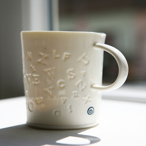 Prosvítavý hrníček porcelán — foto 2