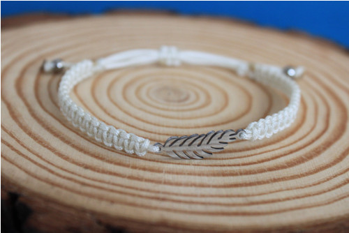Macramé náramek pírko — foto 2