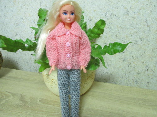 Svetr a kalhoty pro Barbie — foto 3